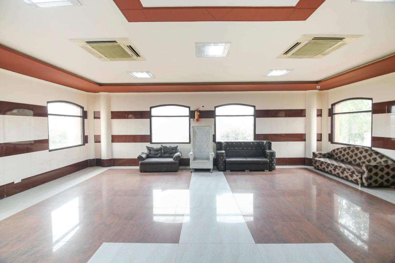 Capital O 68148 Hotel Shree Jee Palace Ghaziabad Exteriör bild