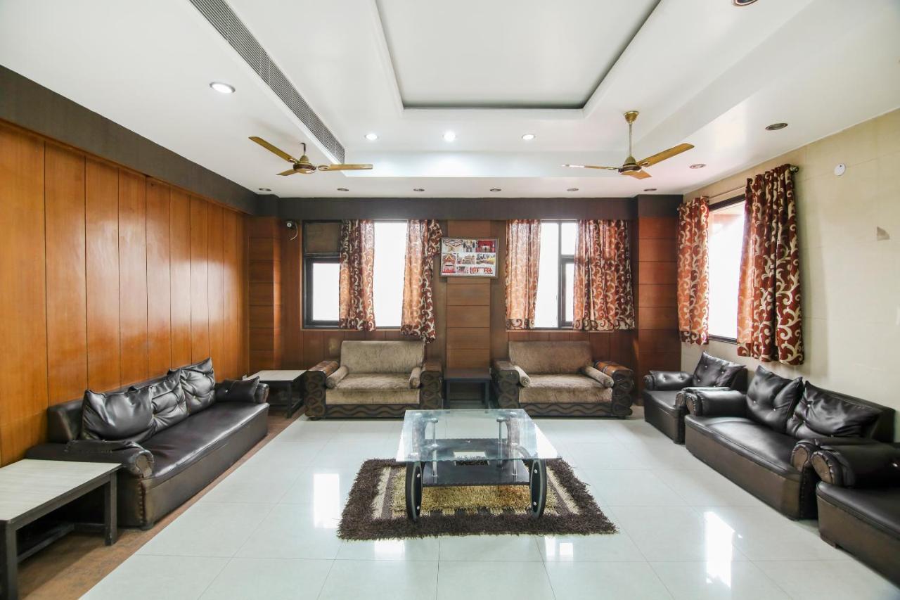 Capital O 68148 Hotel Shree Jee Palace Ghaziabad Exteriör bild