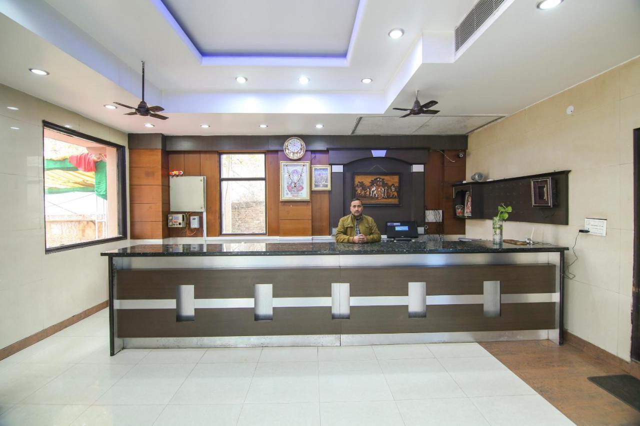 Capital O 68148 Hotel Shree Jee Palace Ghaziabad Exteriör bild